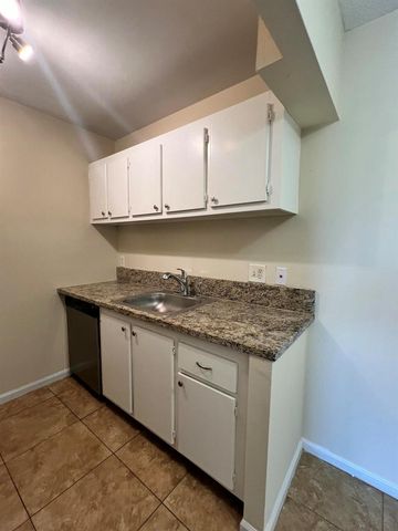1500 N Congress Avenue B20, West Palm Beach, FL 33401