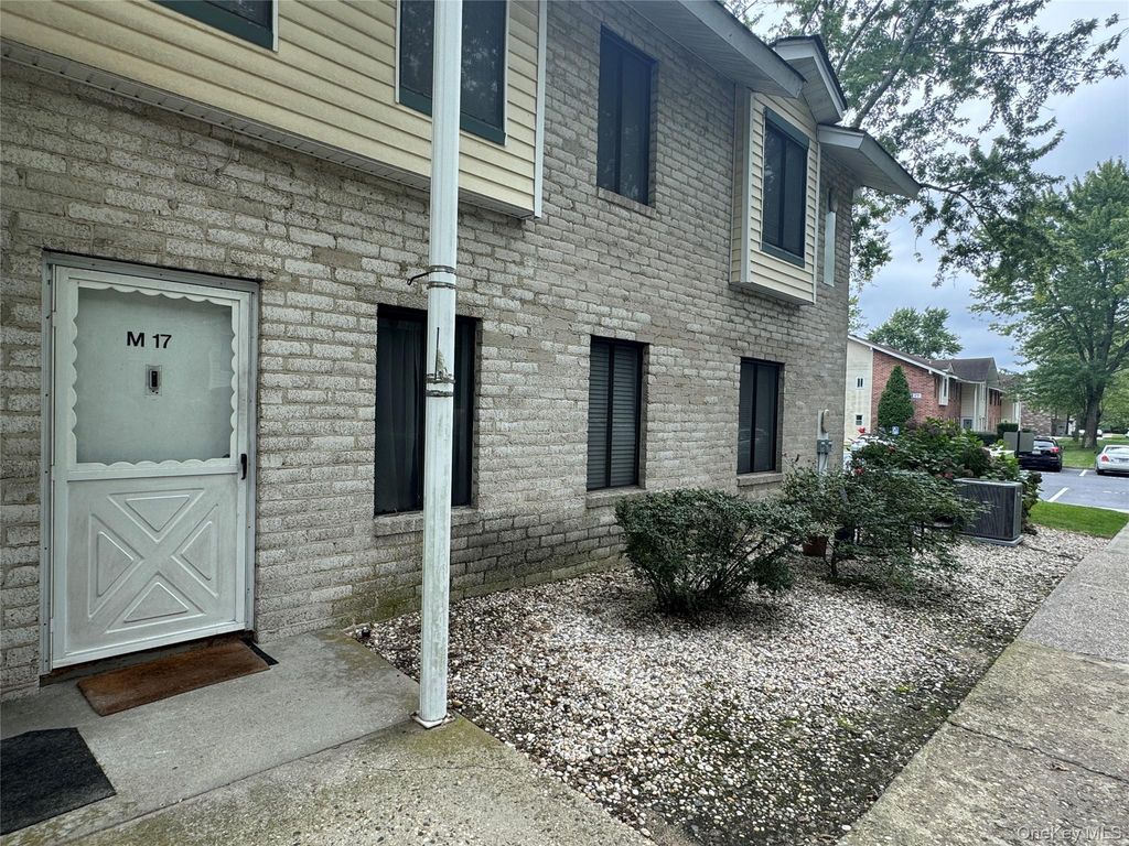 17 Montana Court 17, Coram, NY 11727
