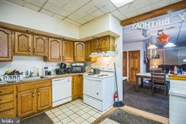 82-84 CHESTER PIKE, Darby, PA 19023