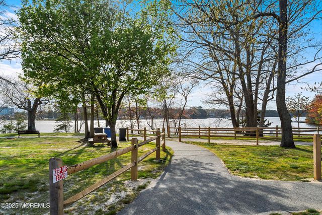 100 Leeward Road, Manahawkin, NJ 08050