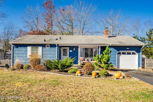 100 Leeward Road, Manahawkin, NJ 08050