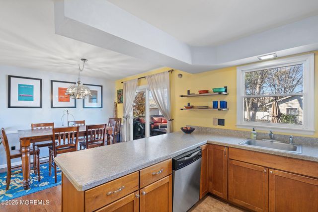 100 Leeward Road, Manahawkin, NJ 08050