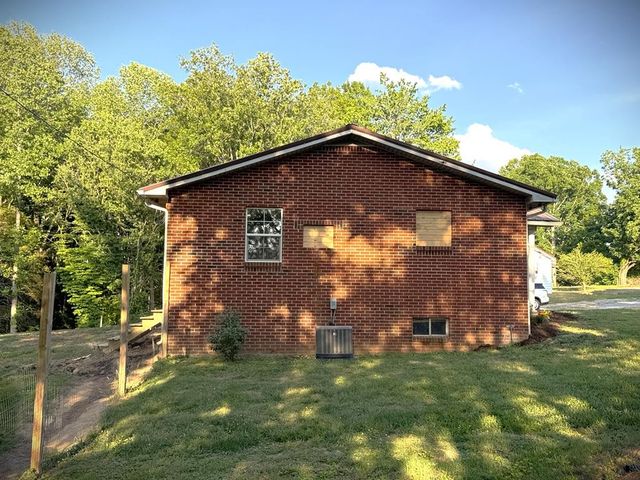 1348 Unionhill Rd, Red Boiling Springs, TN 37150