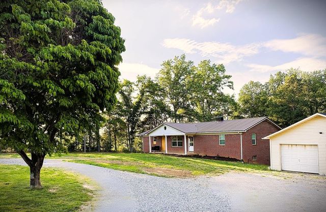 1348 Unionhill Rd, Red Boiling Springs, TN 37150