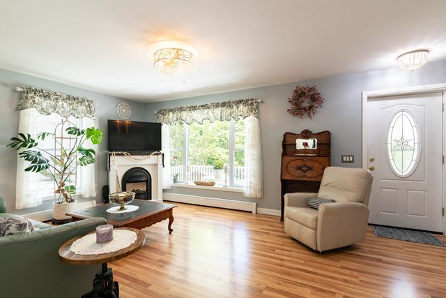 11 Spruce Road, Middleton, NH 03887