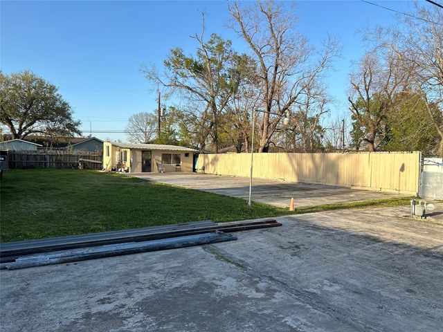 8506 Montridge Drive, Houston, TX 77055