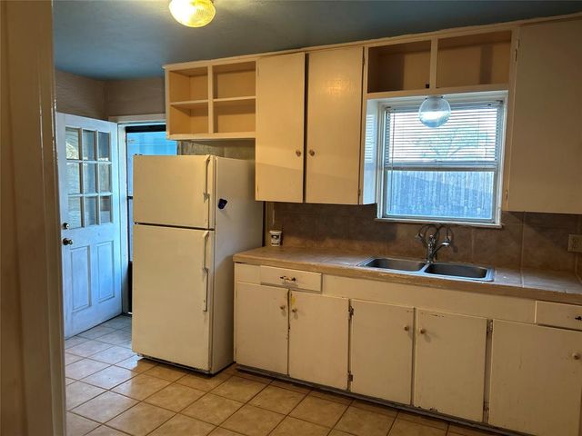 8506 Montridge Drive, Houston, TX 77055
