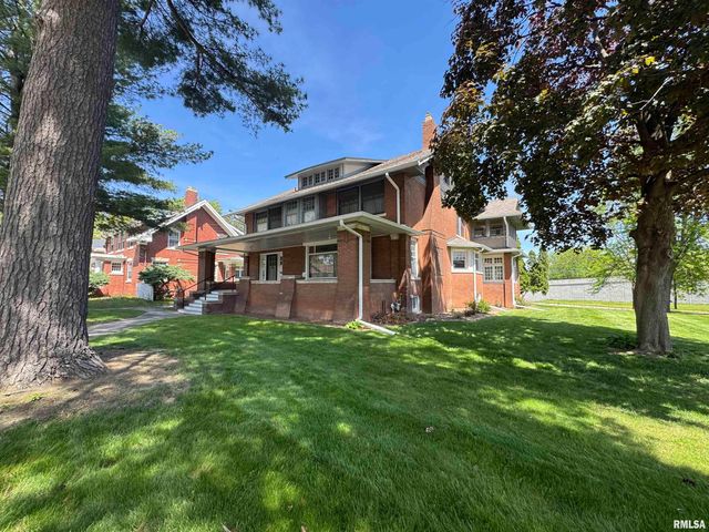 387 N KELLOGG Street, Galesburg, IL 61401