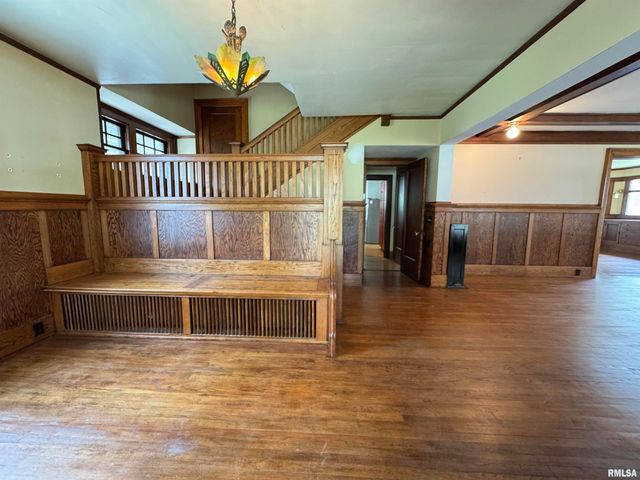 387 N KELLOGG Street, Galesburg, IL 61401