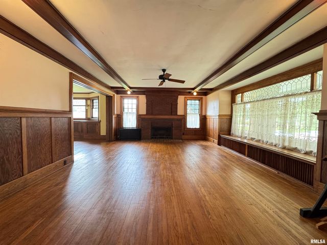 387 N KELLOGG Street, Galesburg, IL 61401