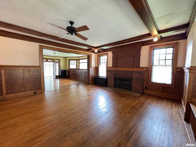 387 N KELLOGG Street, Galesburg, IL 61401