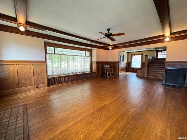 387 N KELLOGG Street, Galesburg, IL 61401