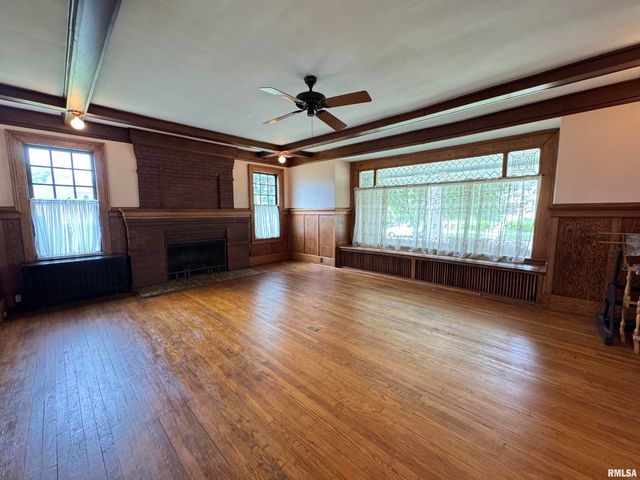 387 N KELLOGG Street, Galesburg, IL 61401