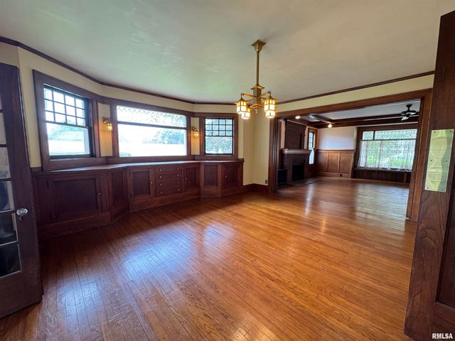 387 N KELLOGG Street, Galesburg, IL 61401