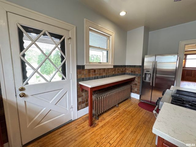 387 N KELLOGG Street, Galesburg, IL 61401