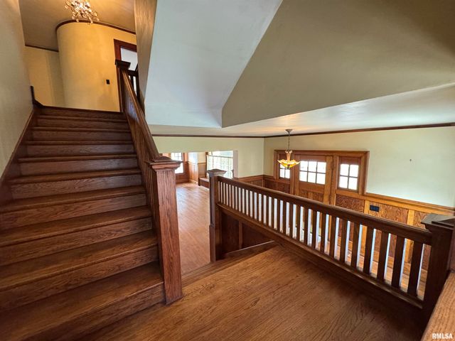 387 N KELLOGG Street, Galesburg, IL 61401