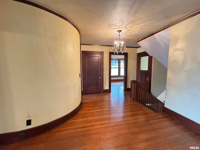 387 N KELLOGG Street, Galesburg, IL 61401