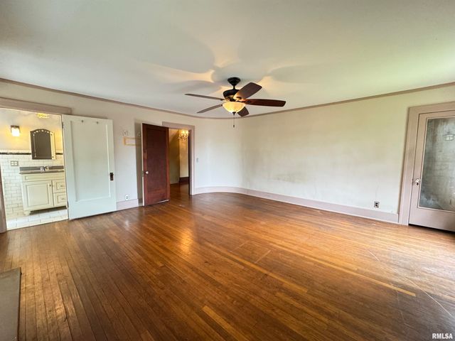 387 N KELLOGG Street, Galesburg, IL 61401