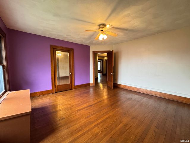 387 N KELLOGG Street, Galesburg, IL 61401