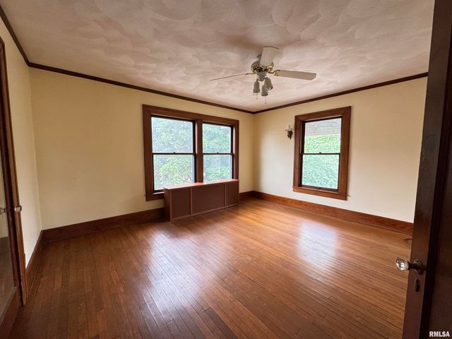 387 N KELLOGG Street, Galesburg, IL 61401