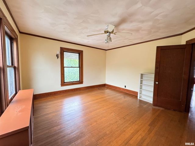 387 N KELLOGG Street, Galesburg, IL 61401