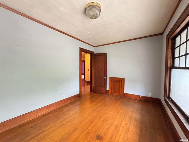 387 N KELLOGG Street, Galesburg, IL 61401