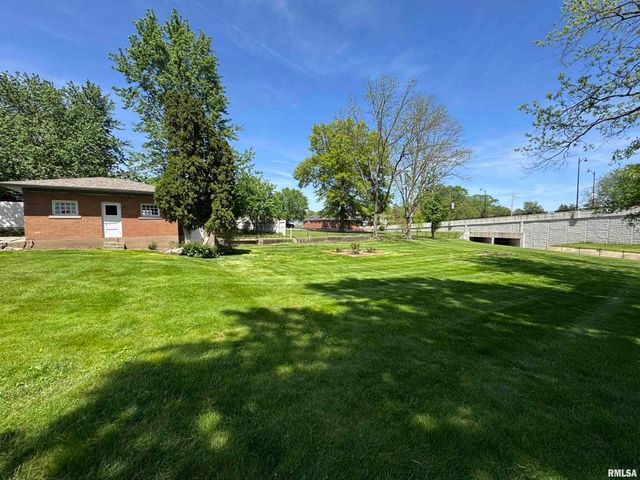 387 N KELLOGG Street, Galesburg, IL 61401