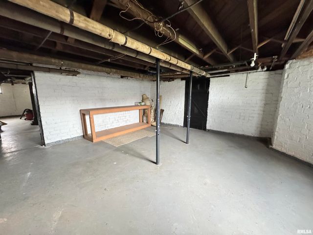 387 N KELLOGG Street, Galesburg, IL 61401