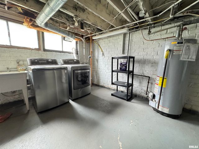 387 N KELLOGG Street, Galesburg, IL 61401