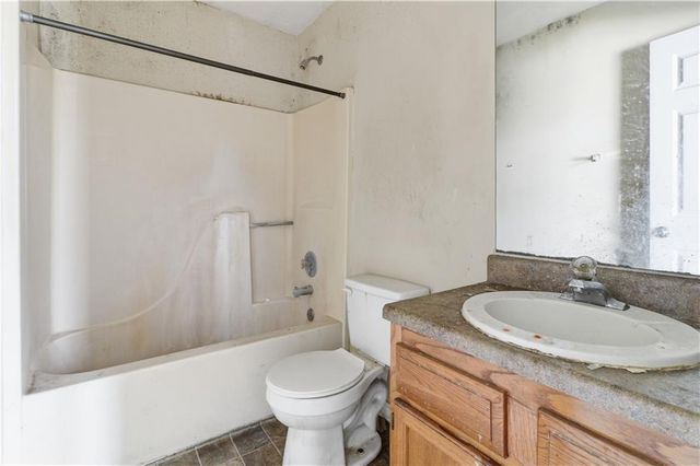 5633 Tunbridge Wells Court, Lithonia, GA 30058