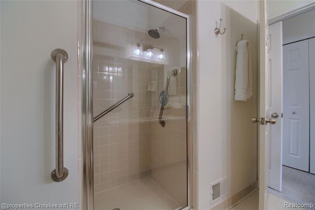 7258 Green Meadow Lane, Canton, MI 48187