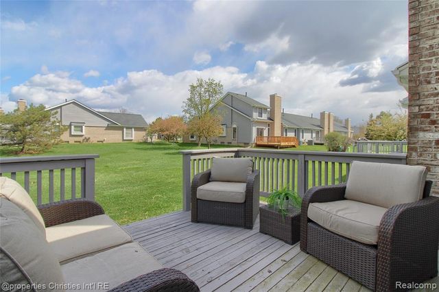 7258 Green Meadow Lane, Canton, MI 48187