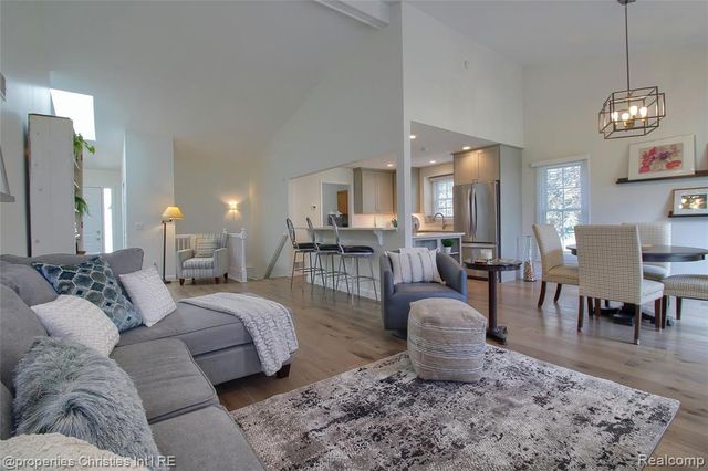 7258 Green Meadow Lane, Canton, MI 48187
