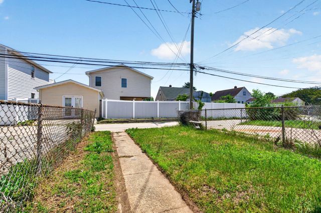 3481 MCSHANE WAY, Dundalk, MD 21222