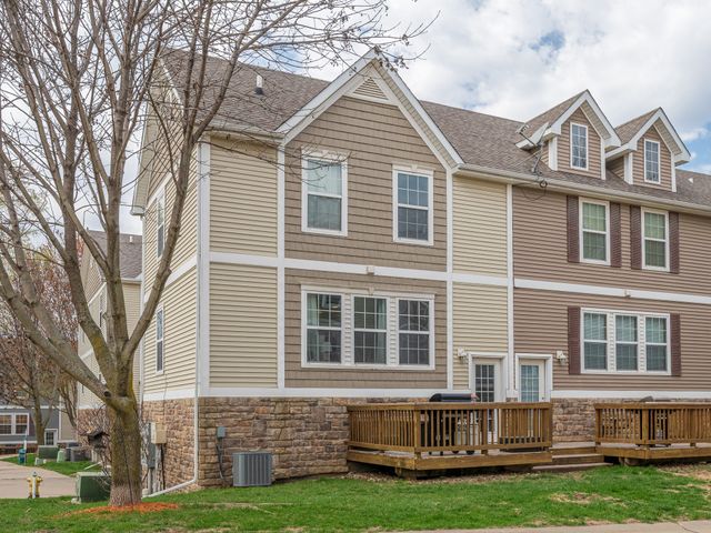 1133 Keystone Lane, Pleasant Hill, IA 50327