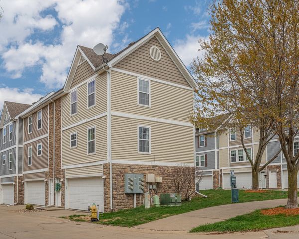 1133 Keystone Lane, Pleasant Hill, IA 50327