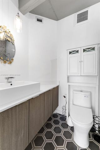 6901 Edgewater Dr 315, Coral Gables, FL 33133