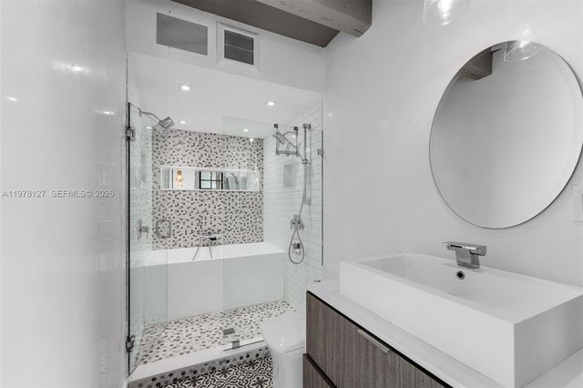 6901 Edgewater Dr 315, Coral Gables, FL 33133