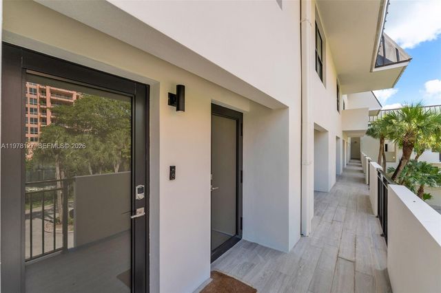 6901 Edgewater Dr 315, Coral Gables, FL 33133