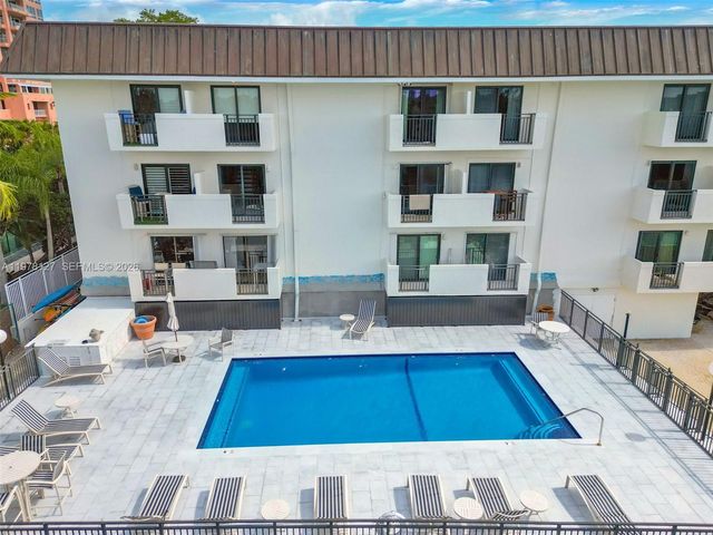 6901 Edgewater Dr 315, Coral Gables, FL 33133