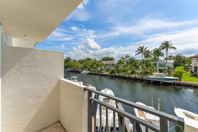 6901 Edgewater Dr 315, Coral Gables, FL 33133