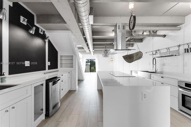 6901 Edgewater Dr 315, Coral Gables, FL 33133