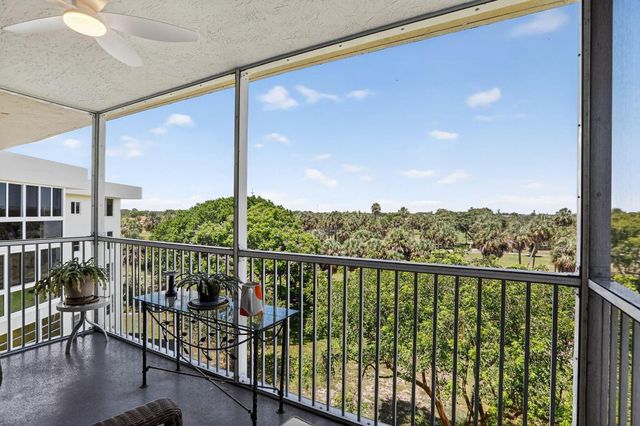 3960 Oaks Clubhouse Drive 504, Pompano Beach, FL 33069