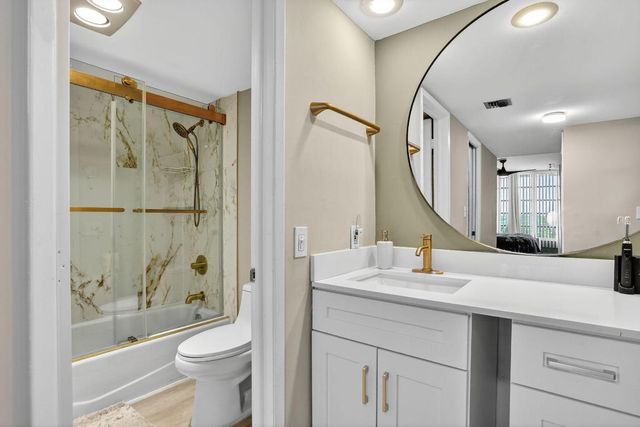 3960 Oaks Clubhouse Drive 504, Pompano Beach, FL 33069