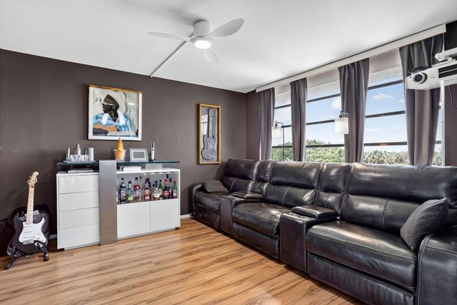 3960 Oaks Clubhouse Drive 504, Pompano Beach, FL 33069