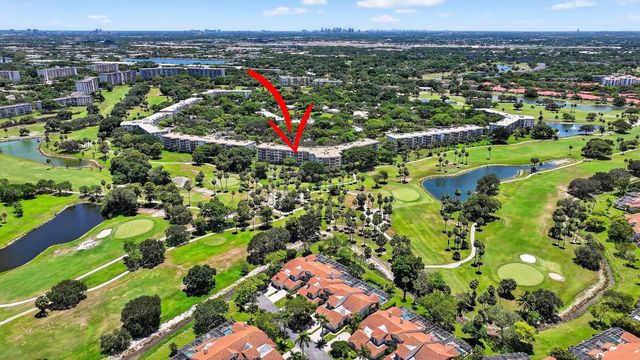 3960 Oaks Clubhouse Drive 504, Pompano Beach, FL 33069