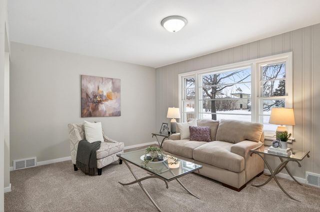 5636 Adair Avenue N, Crystal, MN 55429