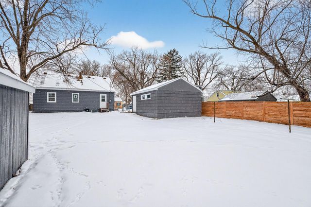 5636 Adair Avenue N, Crystal, MN 55429