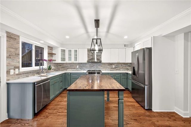 210 Lakeview W Ridge, Roswell, GA 30076