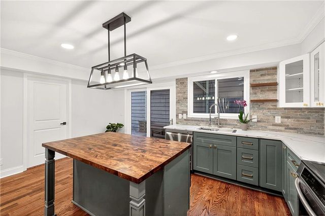 210 Lakeview W Ridge, Roswell, GA 30076